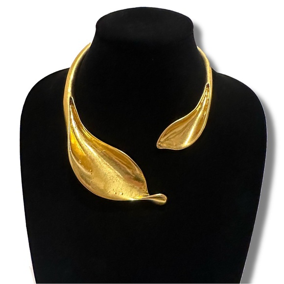ZARA Golden Calla Lilly Statement Contemporary Hinge Choker ** GORGEOUS ** - Picture 3 of 11